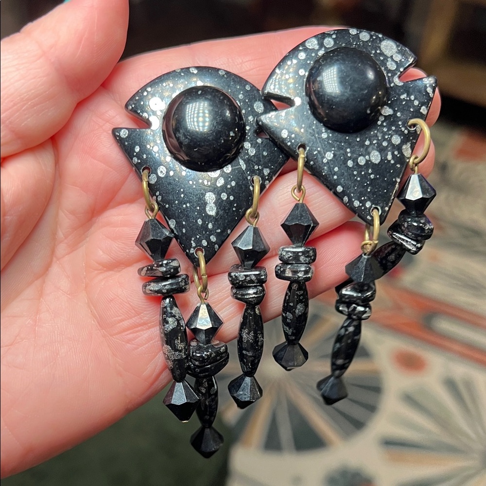 Chunky VTG Southwestern 80s Arrowhead Splatter Beaded Dangle Statement Earrings